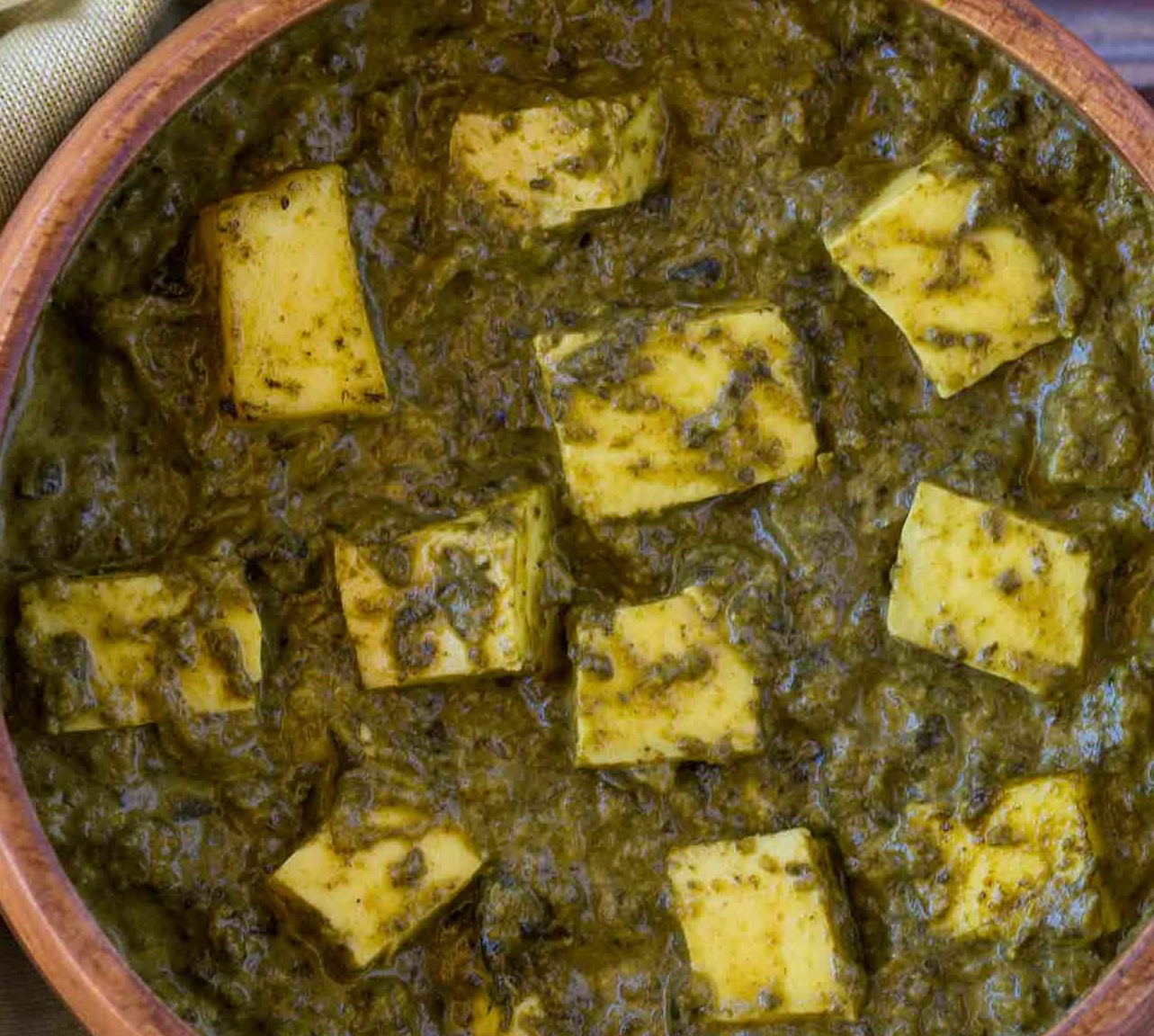 Keto-friendly saag paneer